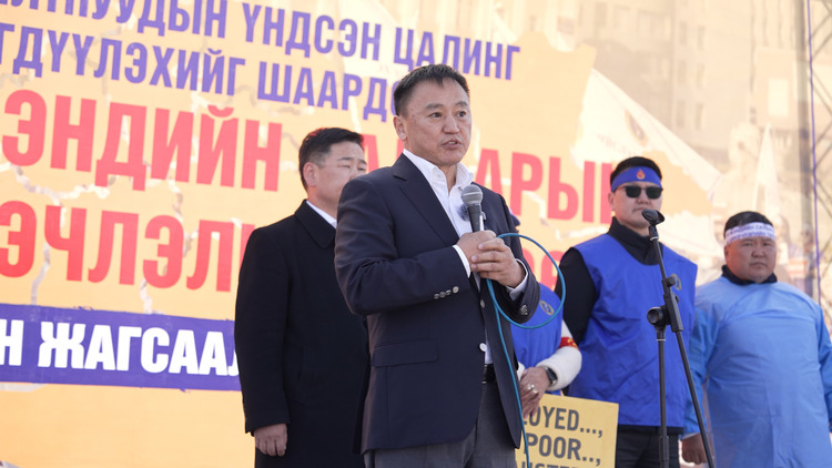 Гурван талд хэлцэлээрийг үргэлжлүүлж ЭМЧ НАР АЖИЛ ХАЯЛТАА ЗОГСООХ шийдвэрт хүрлээ